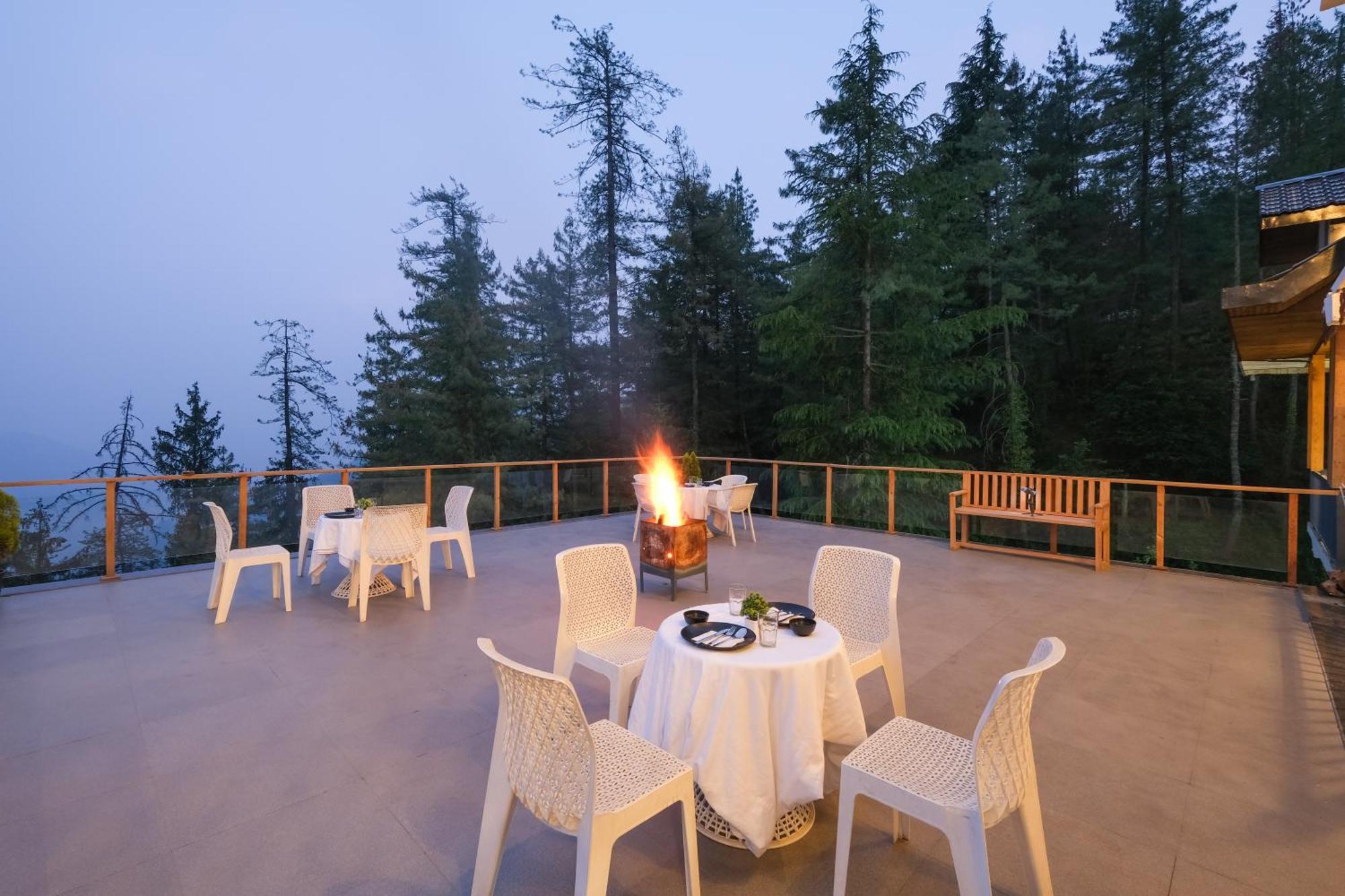 Jomotel Dayaar - An Apple Orchard Lodge